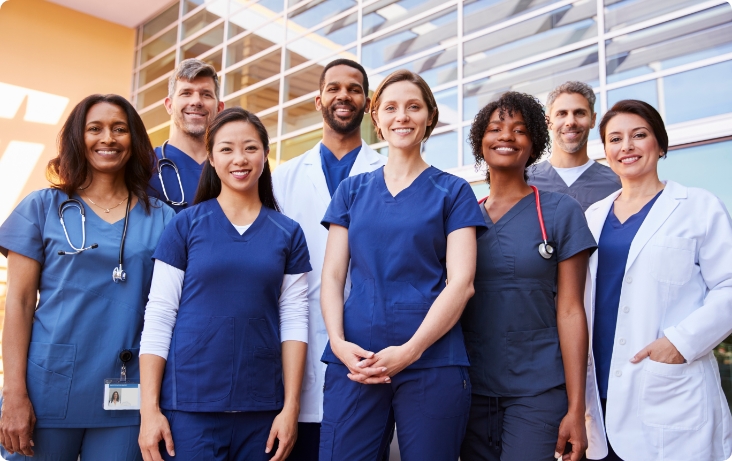 doctors and nurses group photo